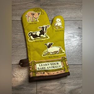 Blue Q Retro Oven Mitt